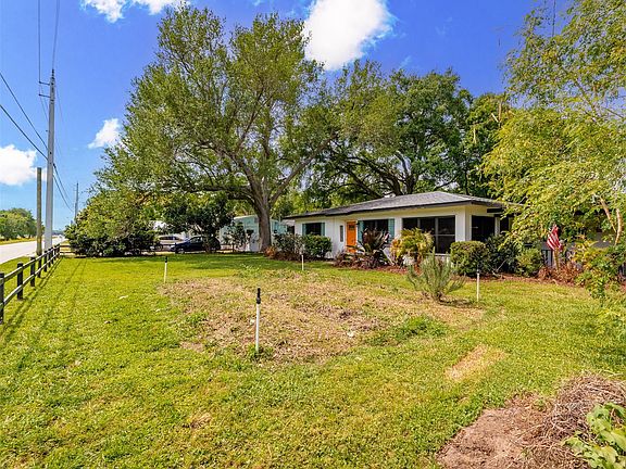 3rd image of 1755 20th Avenue