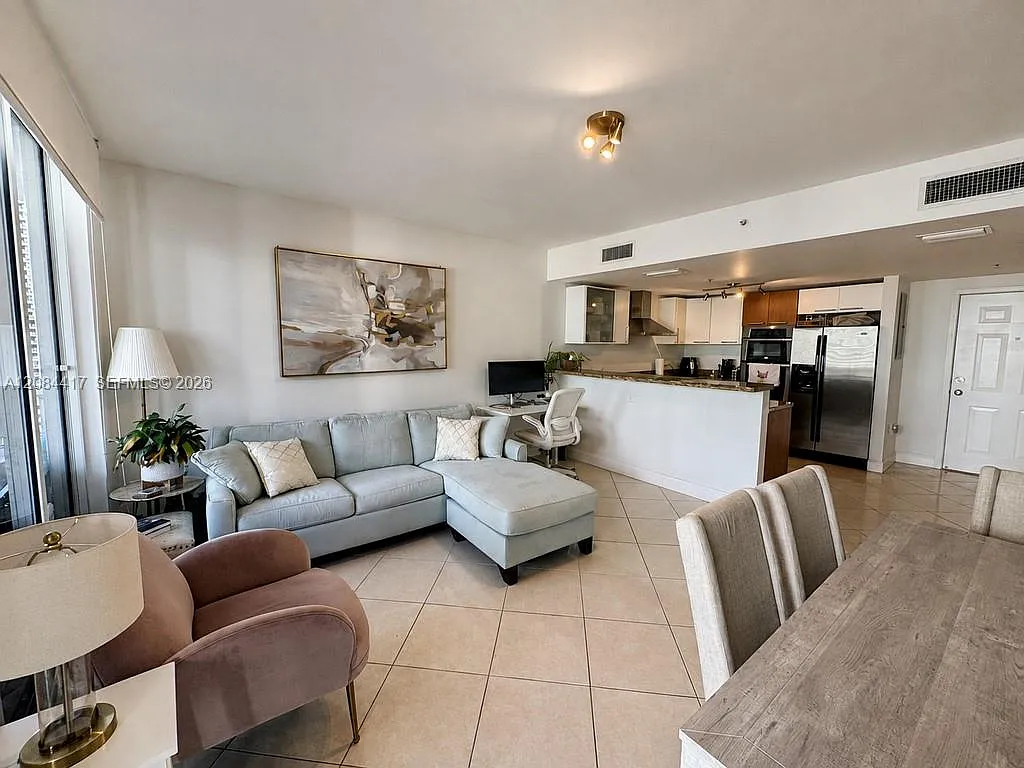 The Sail Condo — Photo 4