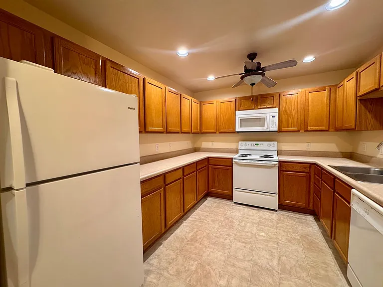 22585 Hollow Oak Ln — Photo 7