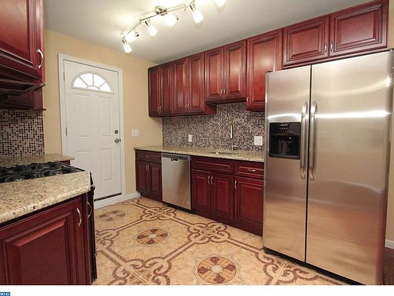 5th image of 6641 N Fairhill St
