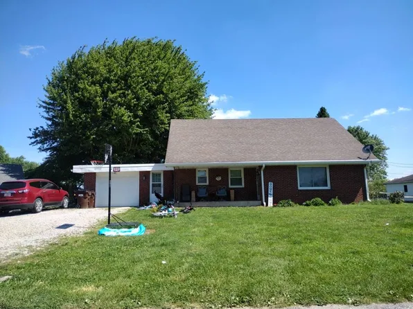 8152 E Crescent Dr, Seymour, IN 47274
