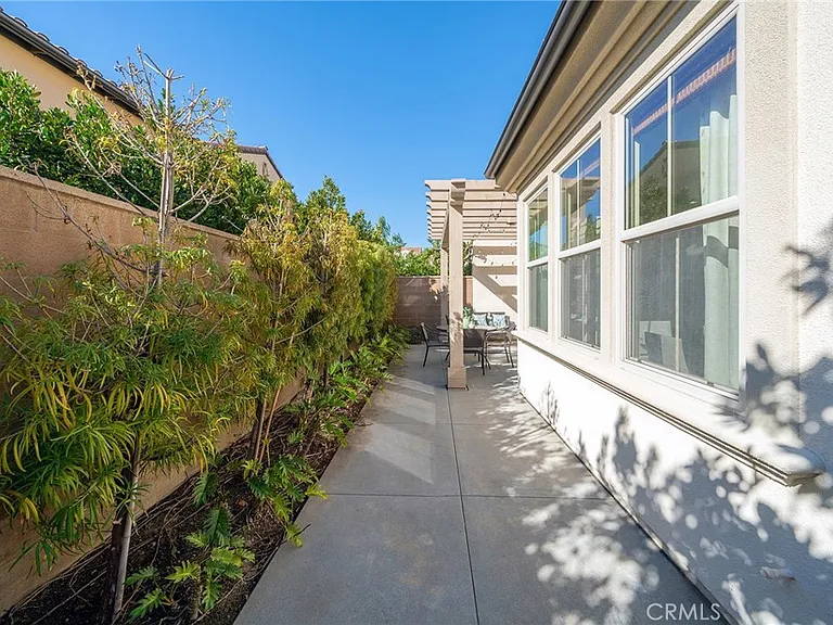103 Oasis — Photo 34