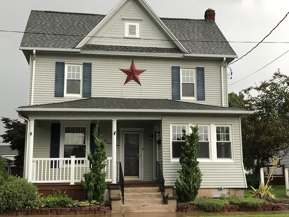 front of house 7th  St view 