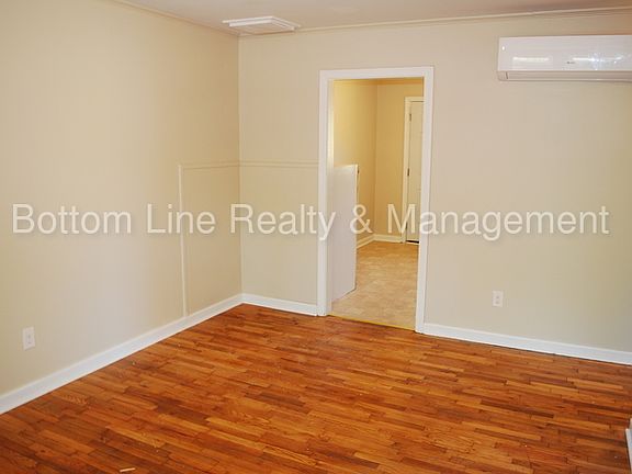 3rd image of 700 N Marietta St