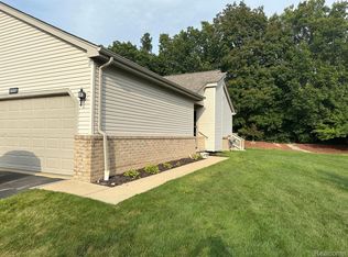 36001 Mitchell St #211, Grand Blanc, MI 48439