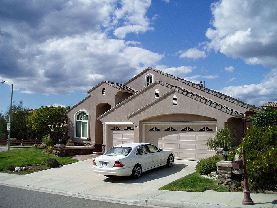 3279 Olivegrove front