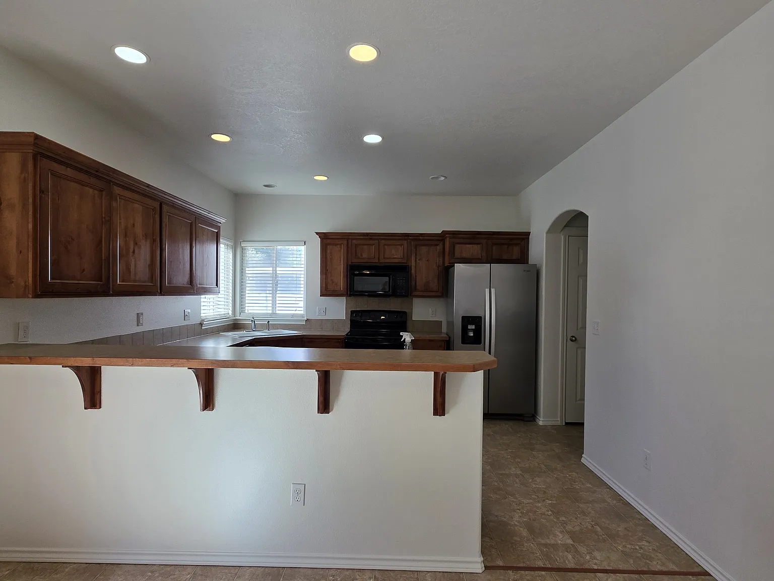 4 bed, 2194 sqft, $2,600 — Photo 3