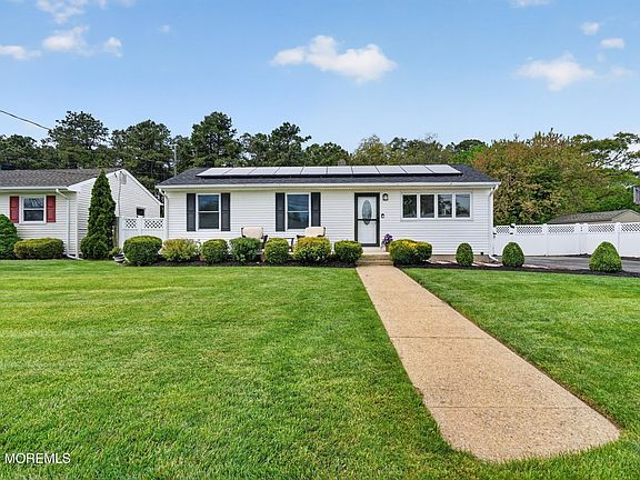3rd image of 317 Northrop Road