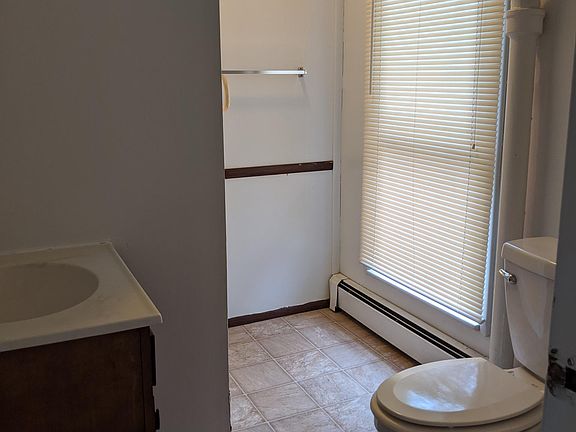 3rd image of 319 Pearl St #2