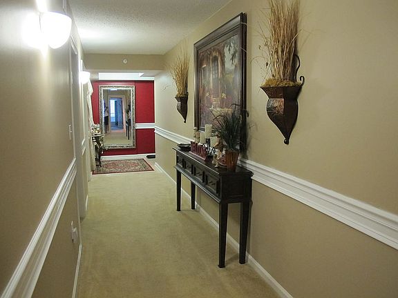 Hallway #1 looking toward en