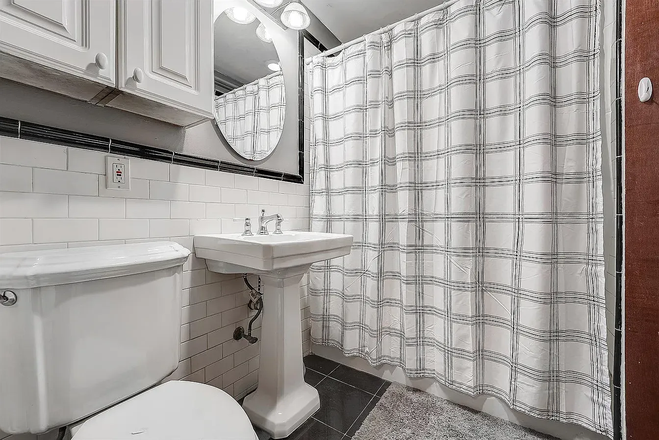 2 bed, $3,000 — Photo 3