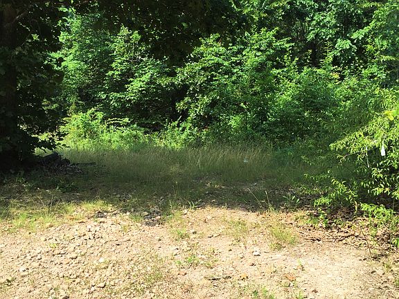 4th image of 17013 Primrose Ln