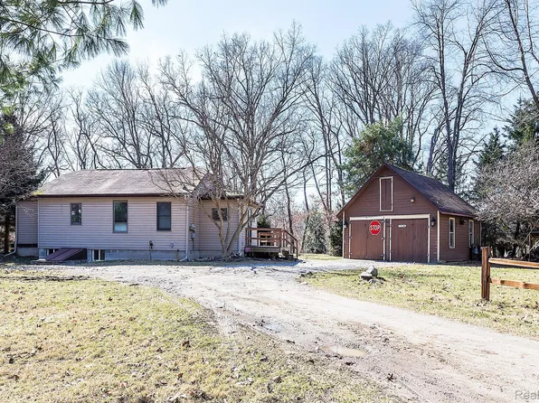 7695 Huron River Dr S, Dexter, MI 48130