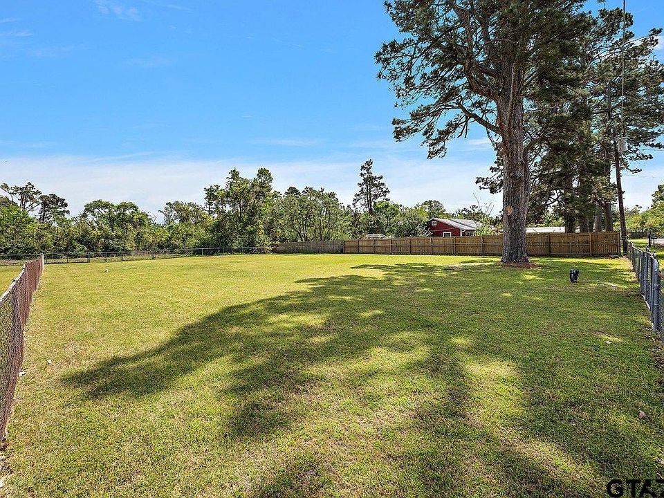 2nd image of 303 Fairview St