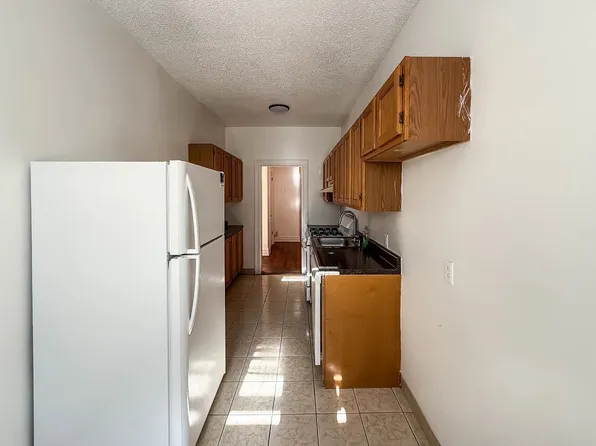 36 Duncan Avenue image 10 of 31