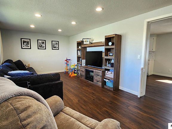 3rd image of 2117 S McKinley Ave