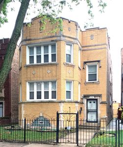 8236 S Clyde Ave, Chicago, IL, 60617