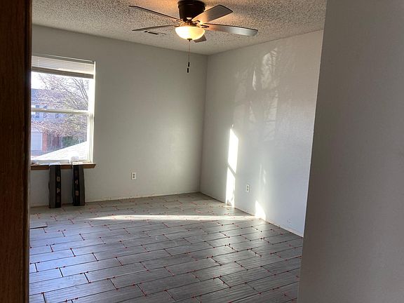 2nd image of 587 W Moan Pl #587
