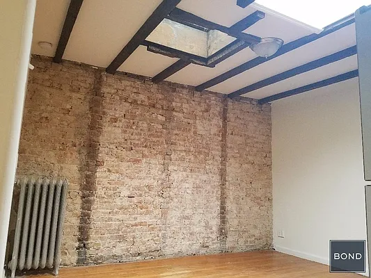 Rented by Bond New York | media 8