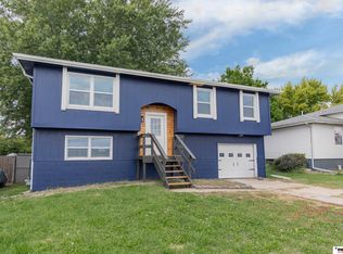 1721 N 19th St, Beatrice, NE 68310