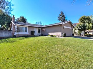 880 W 6th St, Gilroy, CA