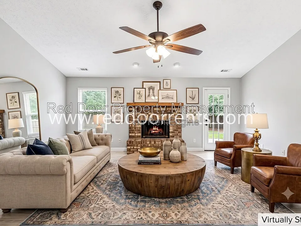 597 Woodfield Cir