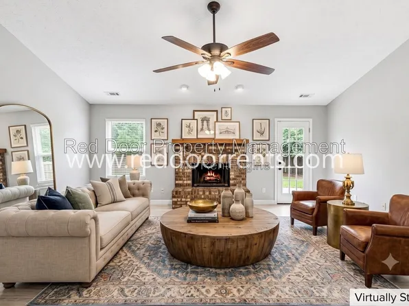 597 Woodfield Cir, Avon, IN 46123