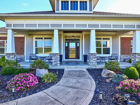 2nd image of 1525 Grapevine Rdg