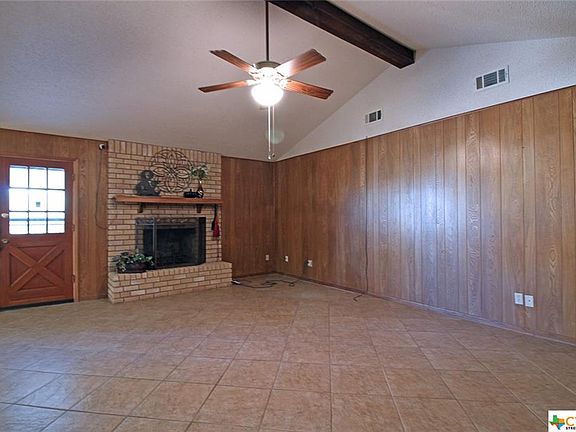 4th image of 1605 Redwood Dr