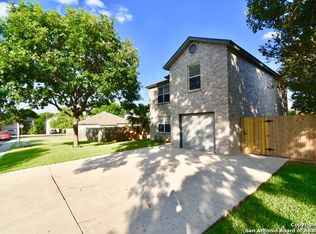 6738 Sunlit Pass Dr, San Antonio, TX 78239