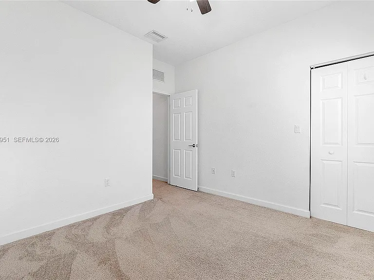 1541 SW 28th St #1541 — Photo 18