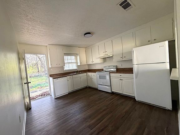 5th image of 120 Sayemore Dr Unit 120