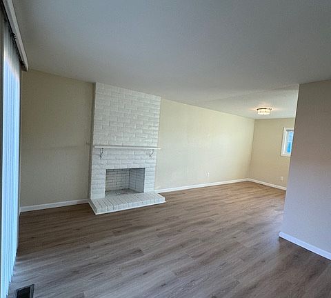 5th image of 220 Vineyard Dr