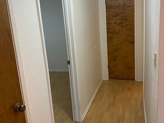4th image of 495 Ridgecrest Ct #3