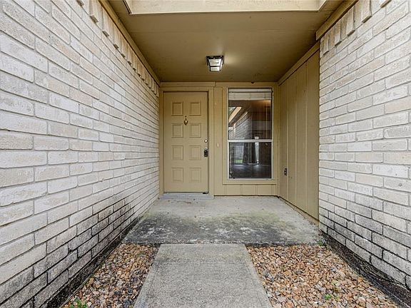 2nd image of 11851 S Fairhollow Ln