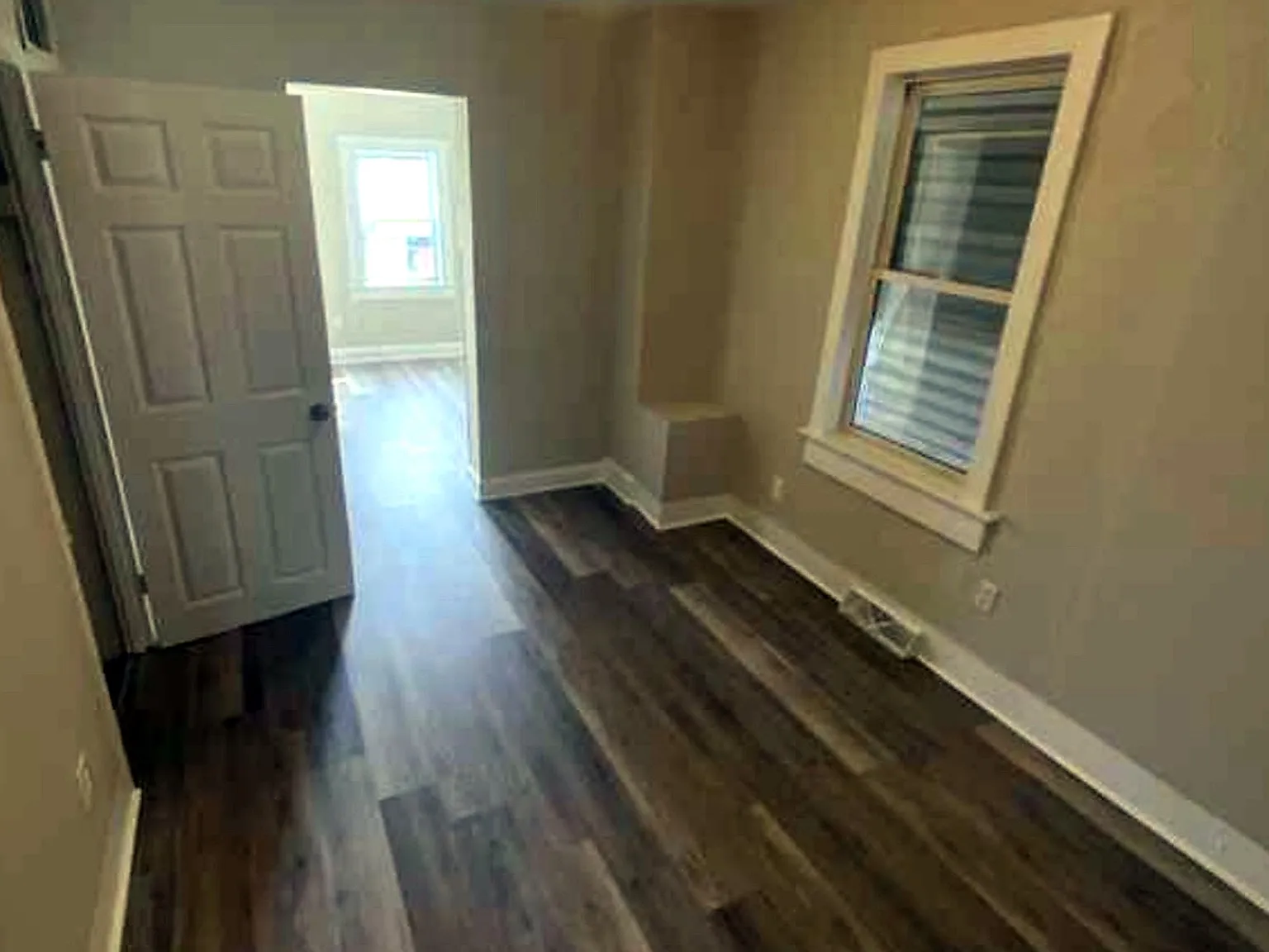 2 bed, 858 sqft, $1,500 — Photo 3