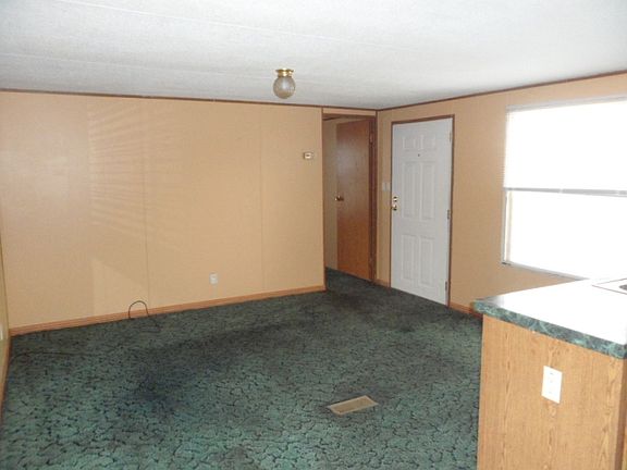 3rd image of 703 Plum Ave SE