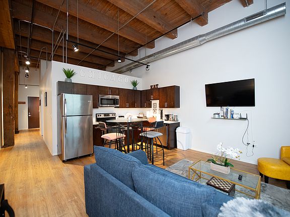 2nd image of 2100 S Indiana Ave #114
