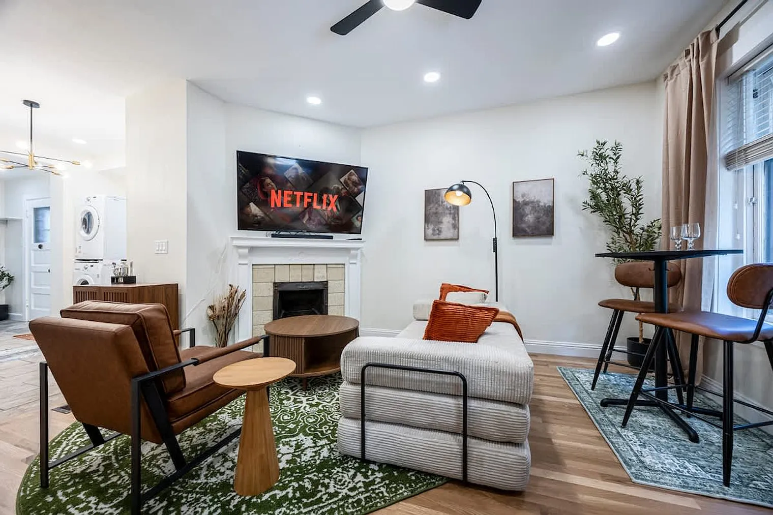1 bed, 1.0 bath, $2,480 — Photo 2