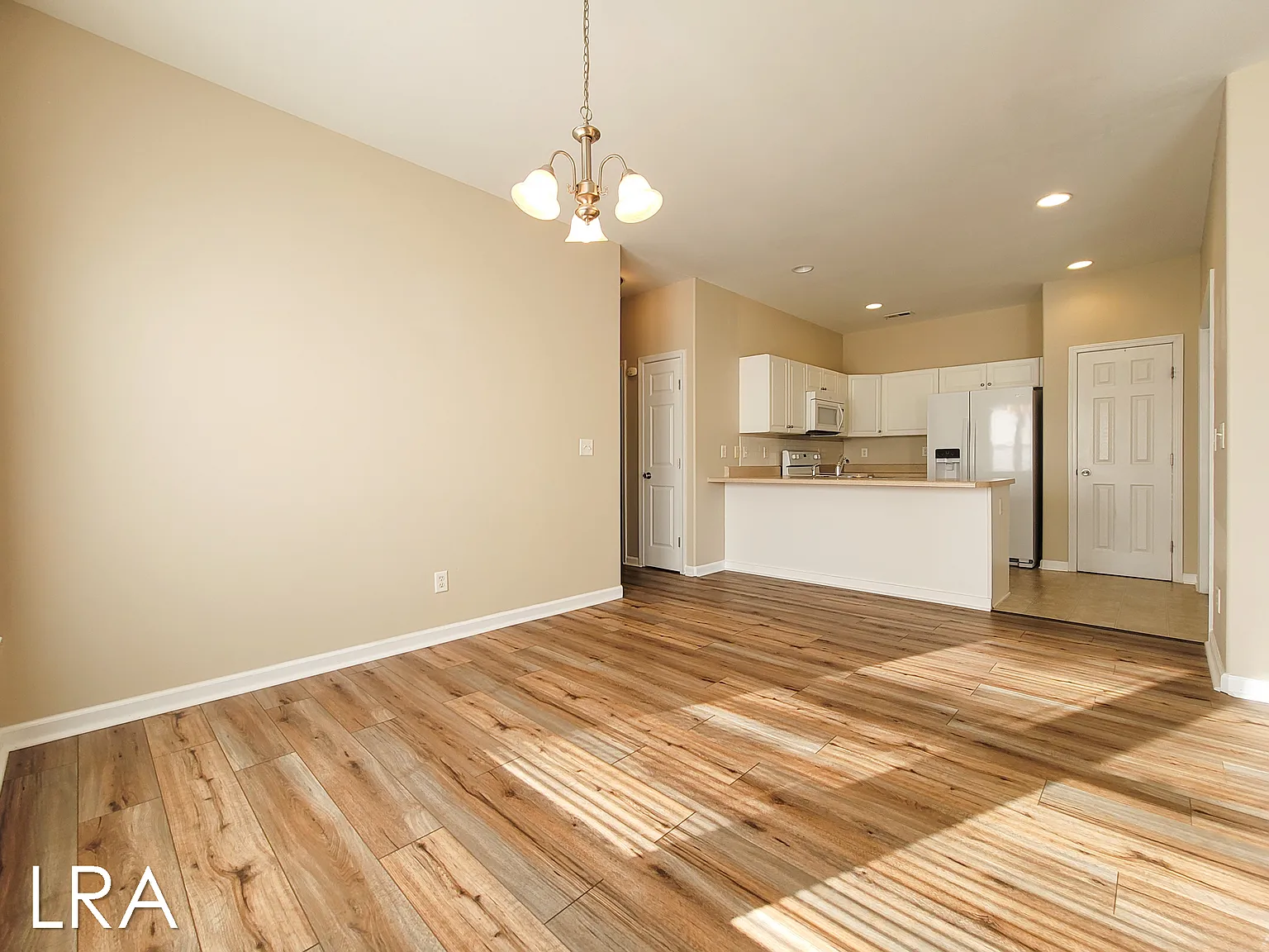 3 bed, 1200 sqft, $1,550 — Photo 4