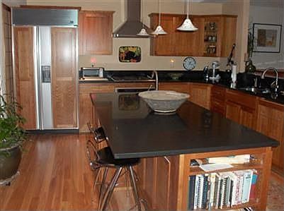 5th image of 265 Shannon Dr SE
