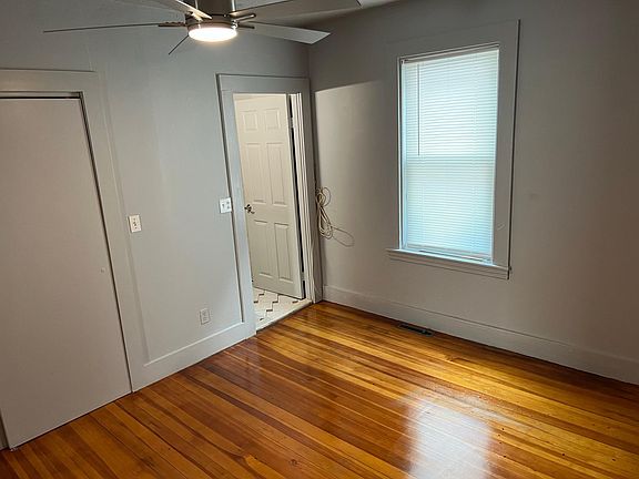 2nd image of 15 Nelson St #1