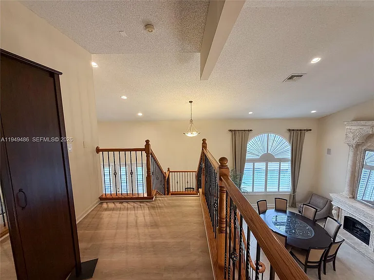 3279 Huntington — Photo 27