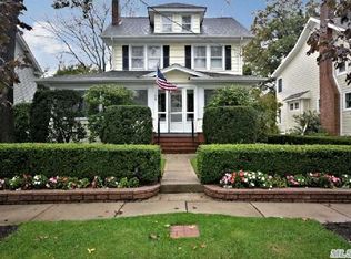 74 Yale Pl, Rockville Centre, NY 11570