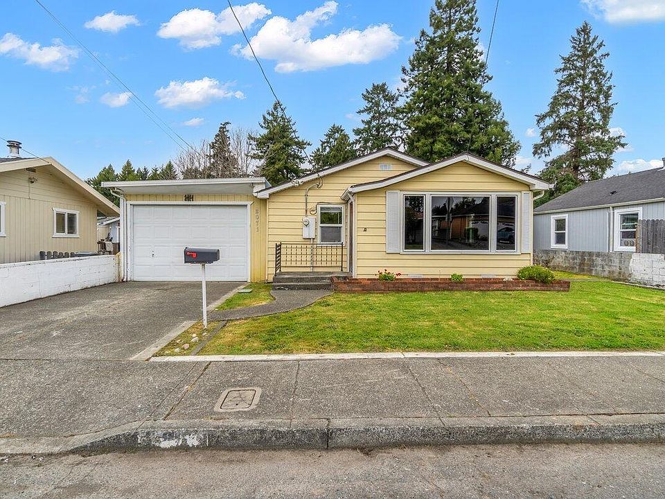 1st image of 2071 Holly St