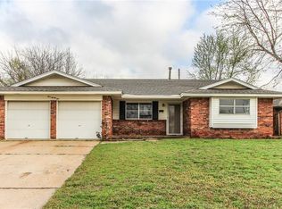 125 Briarwood St, Moore, OK 73160