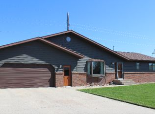 1203 3rd St NW, Pipestone, MN 56164