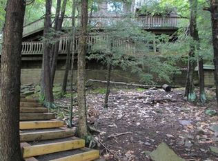 53 Overlook Rd, Lakeville, PA 18438