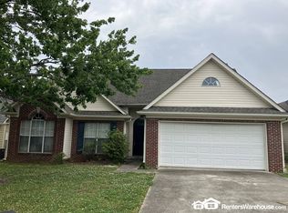 145 Camden Lake Dr, Calera, AL 35040