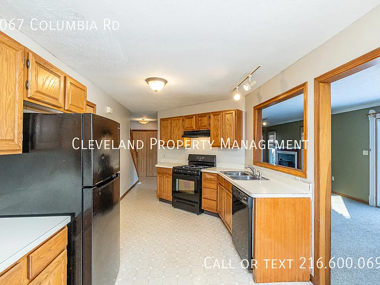 2067 Columbia Rd — Photo 12
